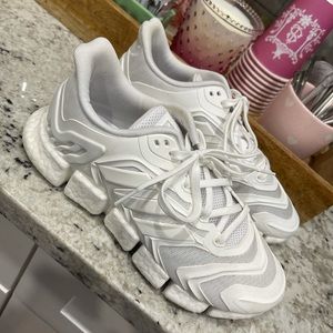 Adidas Climacool- Women's 8.5, white. Only worn twice, basically brand new.